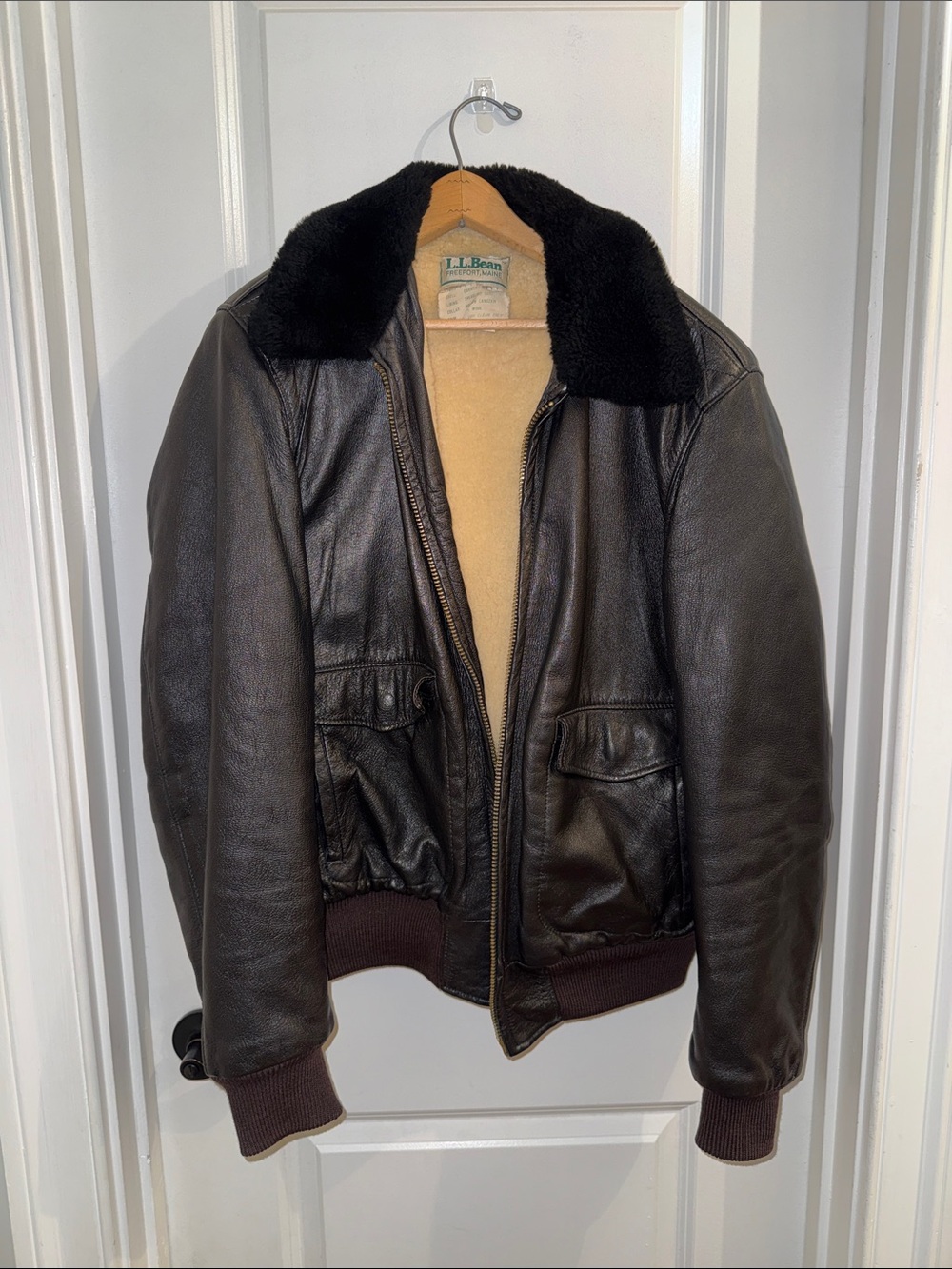 VINTAGE L.L. Bean Men's Dark Brown Leather Bomber Jacket with Black Fur Collar
